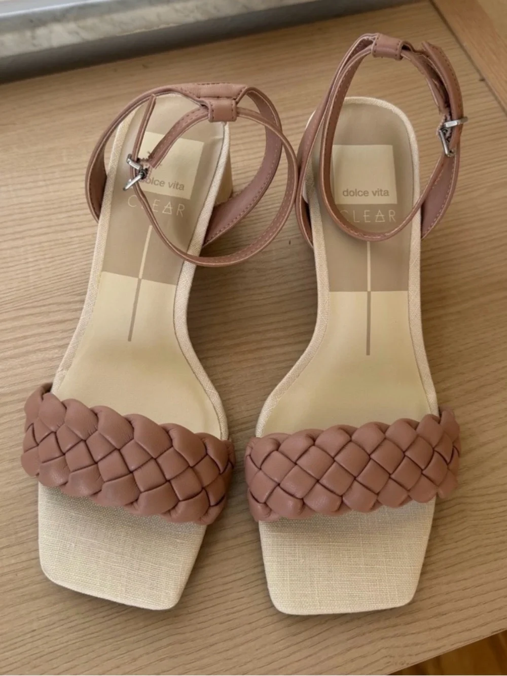Dolce Vita Maren Sandal- size 6